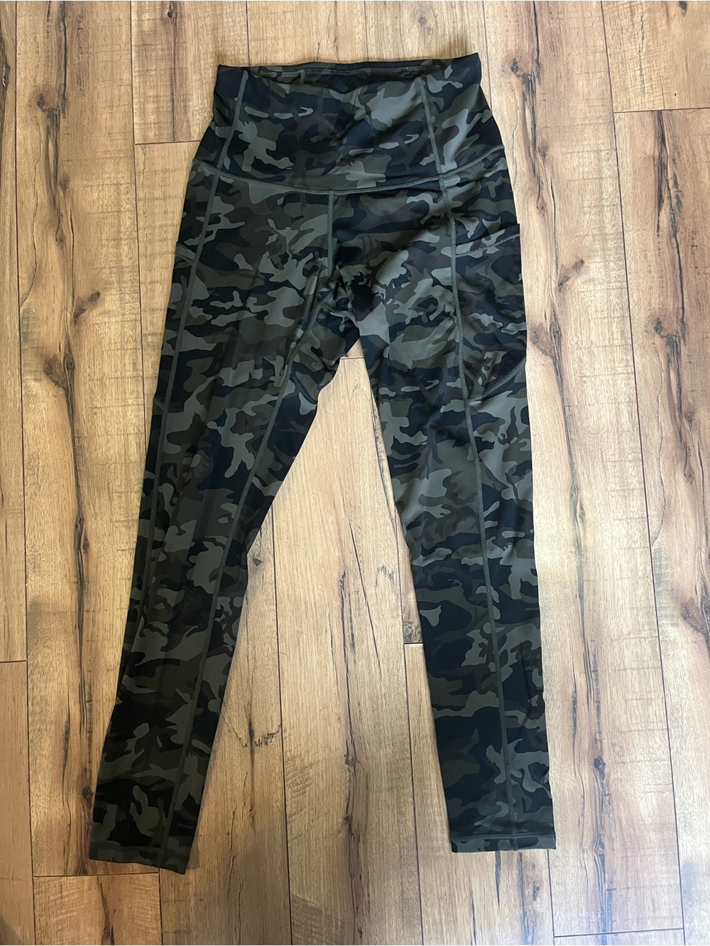 High-Waist Camo Leggings - Black/Olive